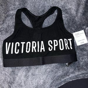 VICTORIAS SPORT:  Black Sports Bra